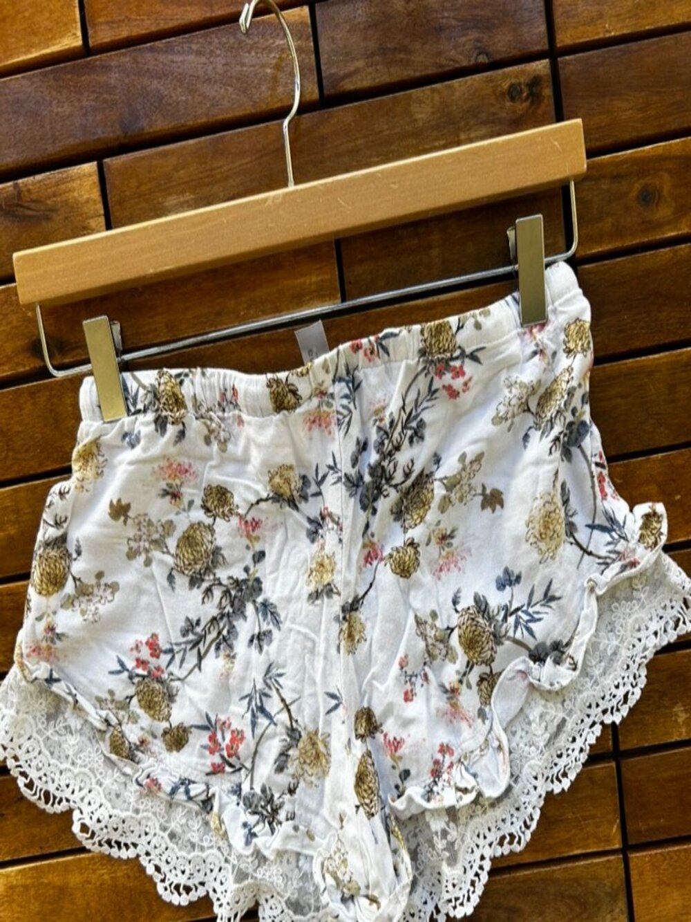 SET Mahina Shorts & Top - Picture 4 of 5
